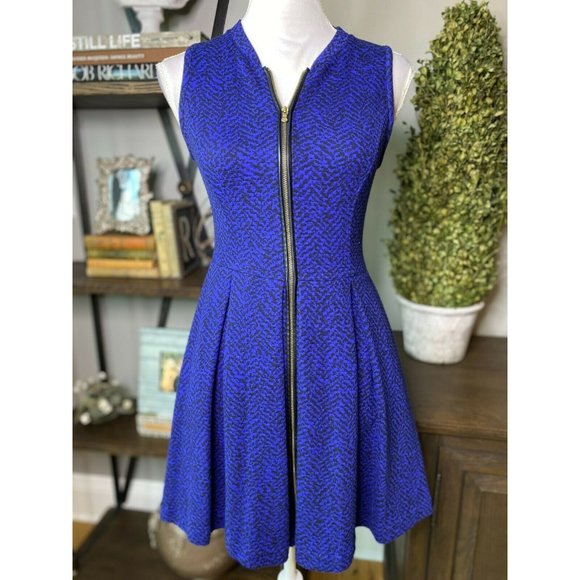 Club Monaco Dresses & Skirts - Club Monaco Zip Front Knit Fit n Flare Dress Sz 2